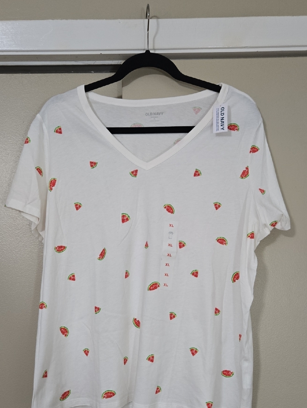 Old Navy 100% Cotton White V-Neck Tee with Watermelon Print Size XL NWT